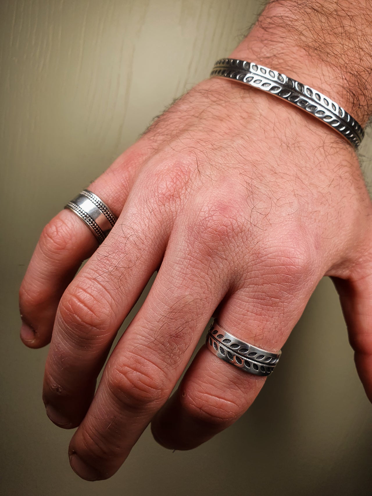 male model hand unisex solid silver adjustable ring hippie